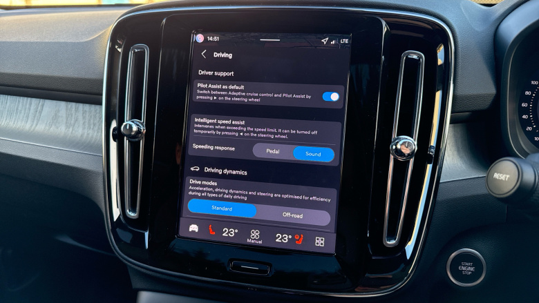 Volvo XC40 2.0 B4P Ultra Dark 5dr Auto Petrol Estate